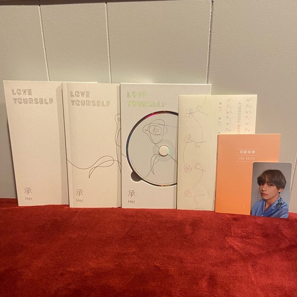 BTS Love Yourself Album with Photocard - Picture 2 of 5